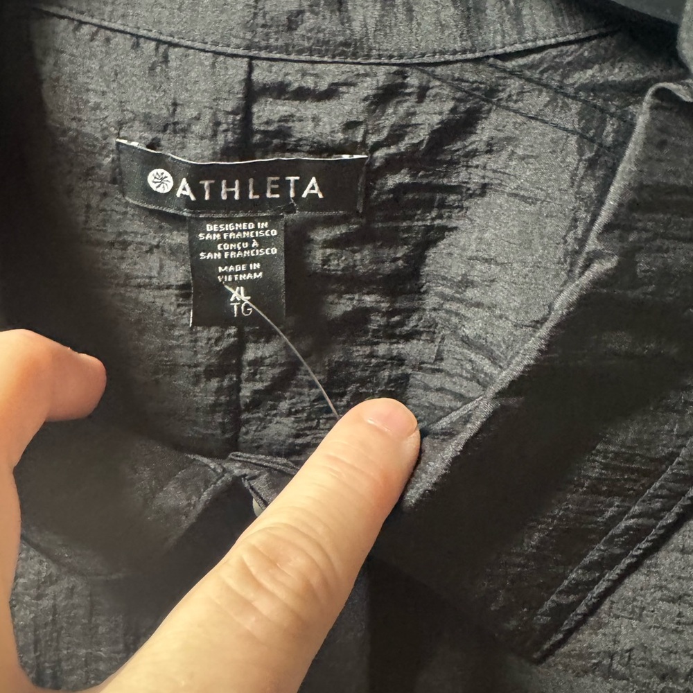 Athleta Lunar Sheen Shirt on Black Size XL Retail $129 - Picture 4 of 4